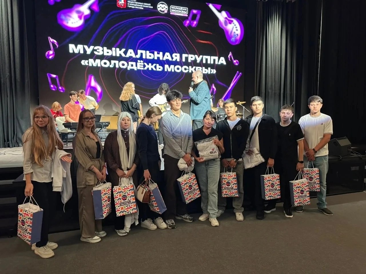 Изображение для новости: В преддверии Дня первокурсника студенты КСУ побывали в пространстве «Молодёжь Москвы. Родина»😎